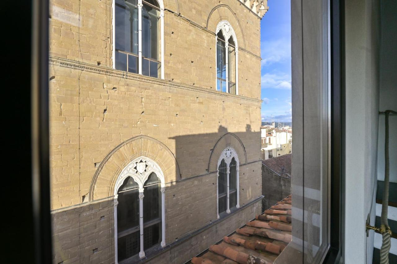 Via Lamberti, 3 - Florence Charming Apartments - Charming And Historic 5Th-Floor Attic Apartment With Elevator In A Building At The Heart Of Vibrant Florence, Just A 2-Minute Walk From All Attractions Eksteriør bilde
