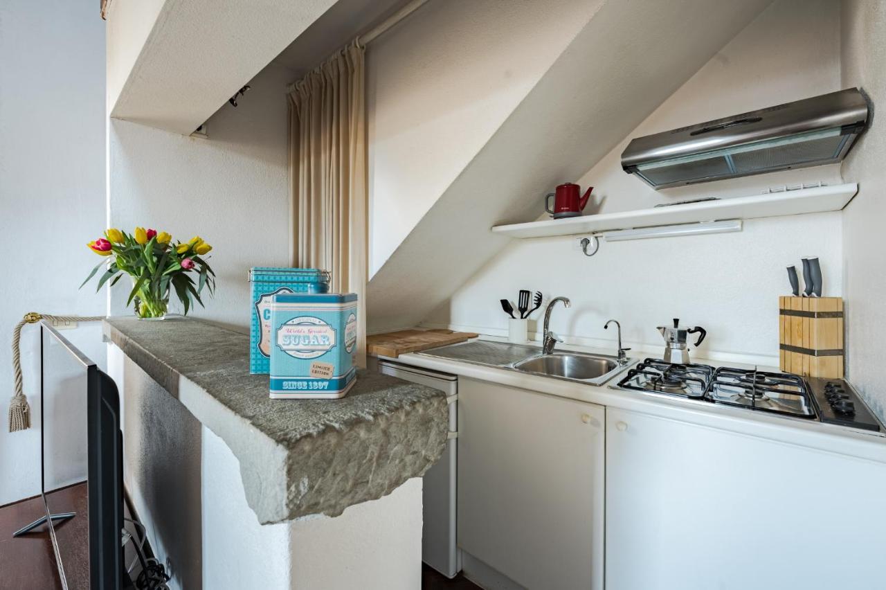 Via Lamberti, 3 - Florence Charming Apartments - Charming And Historic 5Th-Floor Attic Apartment With Elevator In A Building At The Heart Of Vibrant Florence, Just A 2-Minute Walk From All Attractions Eksteriør bilde