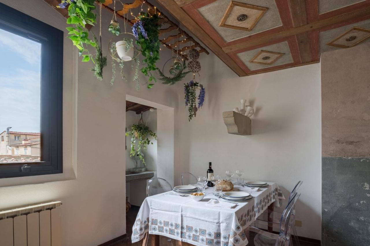 Via Lamberti, 3 - Florence Charming Apartments - Charming And Historic 5Th-Floor Attic Apartment With Elevator In A Building At The Heart Of Vibrant Florence, Just A 2-Minute Walk From All Attractions Eksteriør bilde