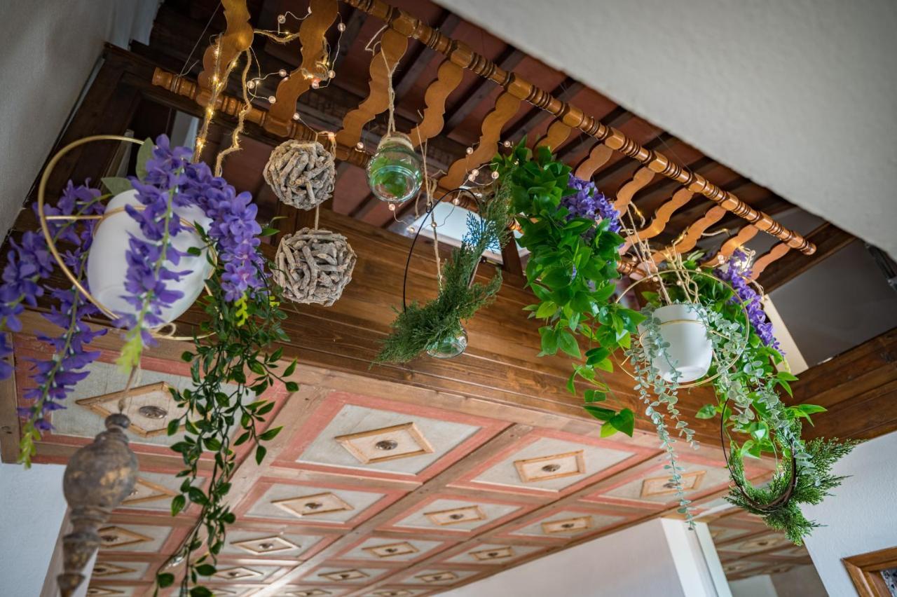 Via Lamberti, 3 - Florence Charming Apartments - Charming And Historic 5Th-Floor Attic Apartment With Elevator In A Building At The Heart Of Vibrant Florence, Just A 2-Minute Walk From All Attractions Eksteriør bilde