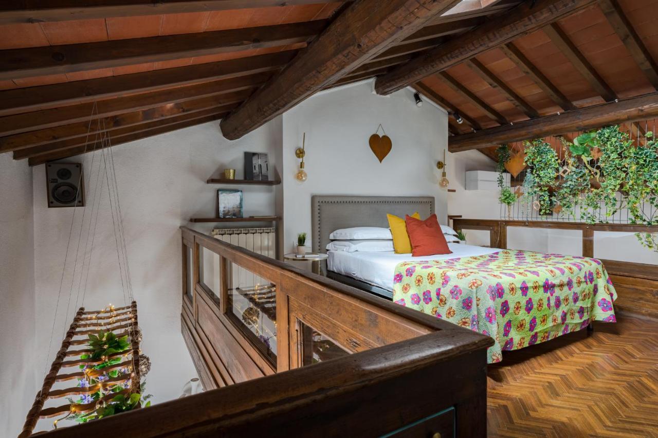 Via Lamberti, 3 - Florence Charming Apartments - Charming And Historic 5Th-Floor Attic Apartment With Elevator In A Building At The Heart Of Vibrant Florence, Just A 2-Minute Walk From All Attractions Eksteriør bilde